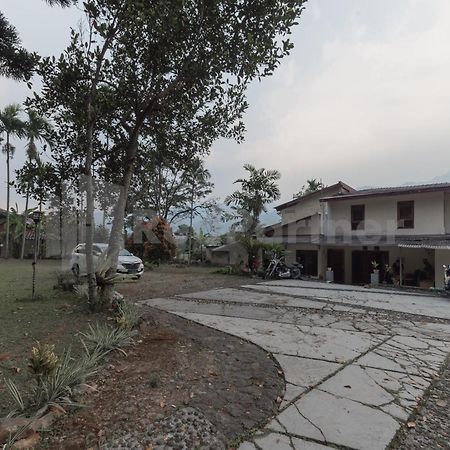 Bens Homestay Mitra Reddoorz Bogor Esterno foto