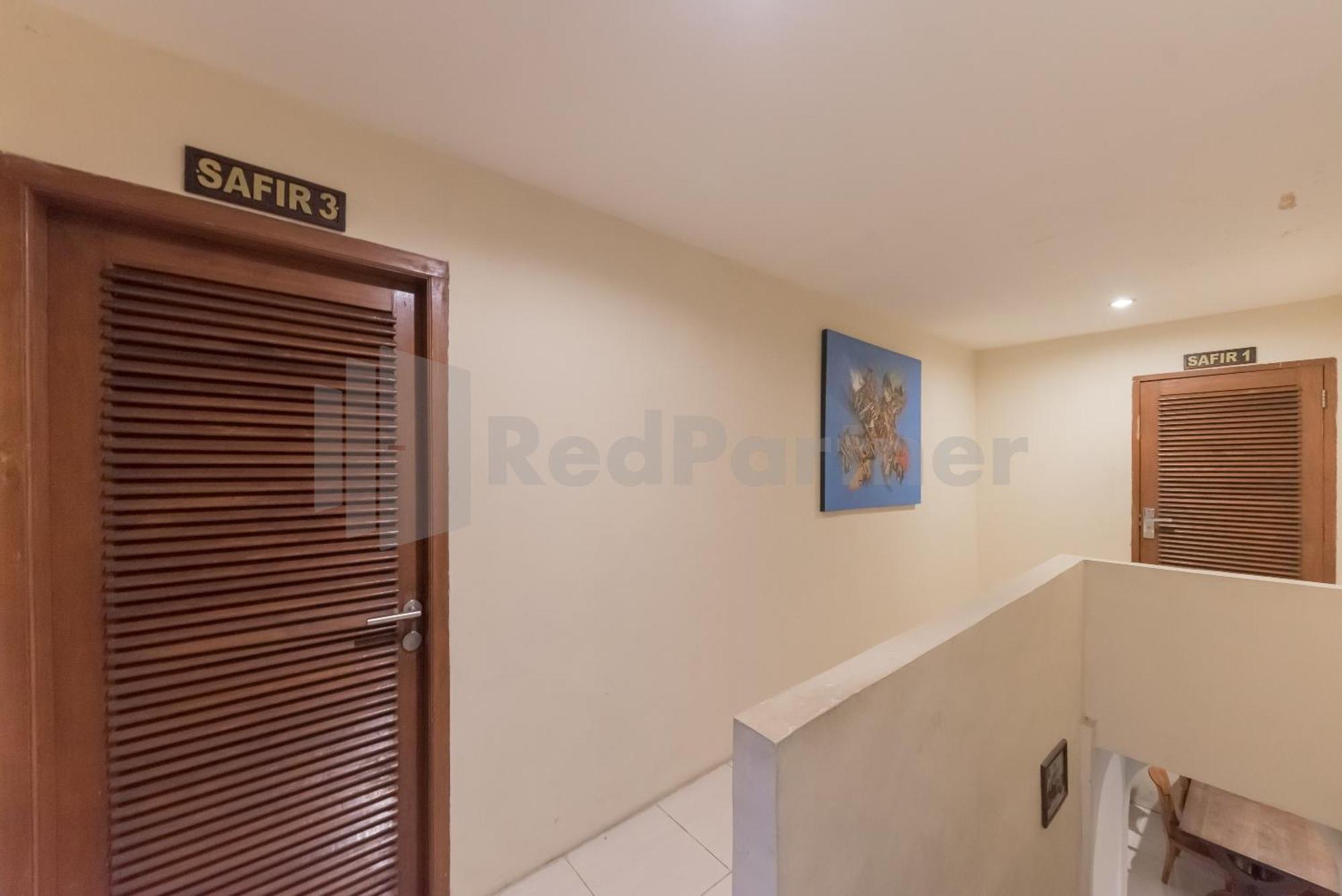 Bens Homestay Mitra Reddoorz Bogor Esterno foto