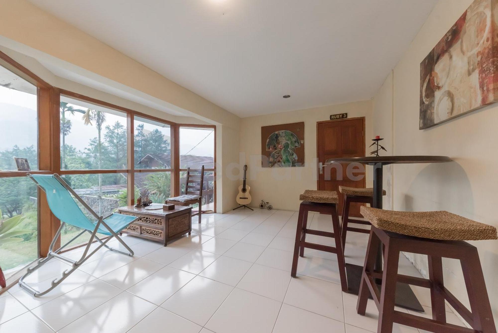 Bens Homestay Mitra Reddoorz Bogor Esterno foto