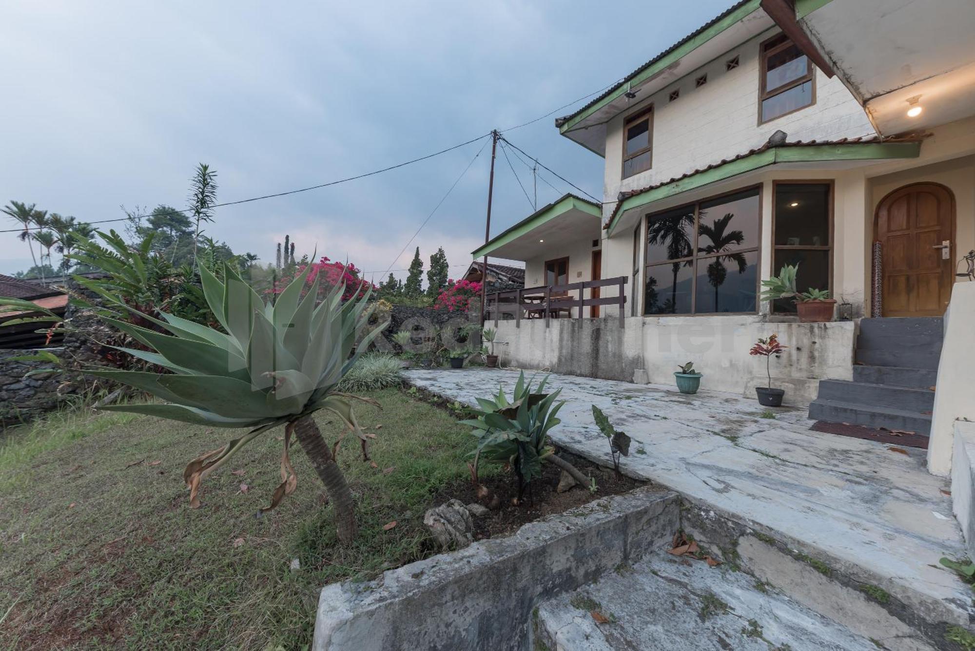 Bens Homestay Mitra Reddoorz Bogor Esterno foto