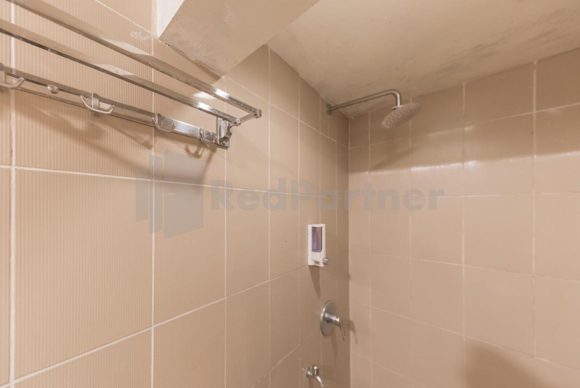 Bens Homestay Mitra Reddoorz Bogor Esterno foto